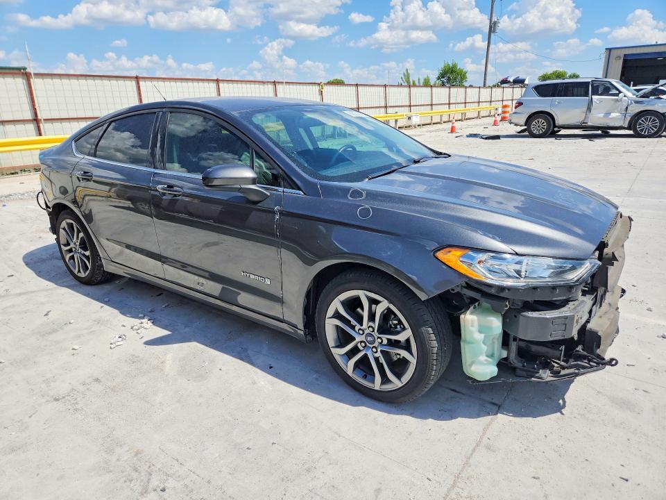 60021216 :رقم المزاد ، 3FA6P0LU4HR397461 vin ، 2017 Ford Fusion مزاد بيع