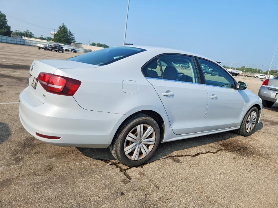 61837086 :رقم المزاد ، 3VW2B7AJ1HM258567 vin ، 2017 Volkswagen Jetta مزاد بيع