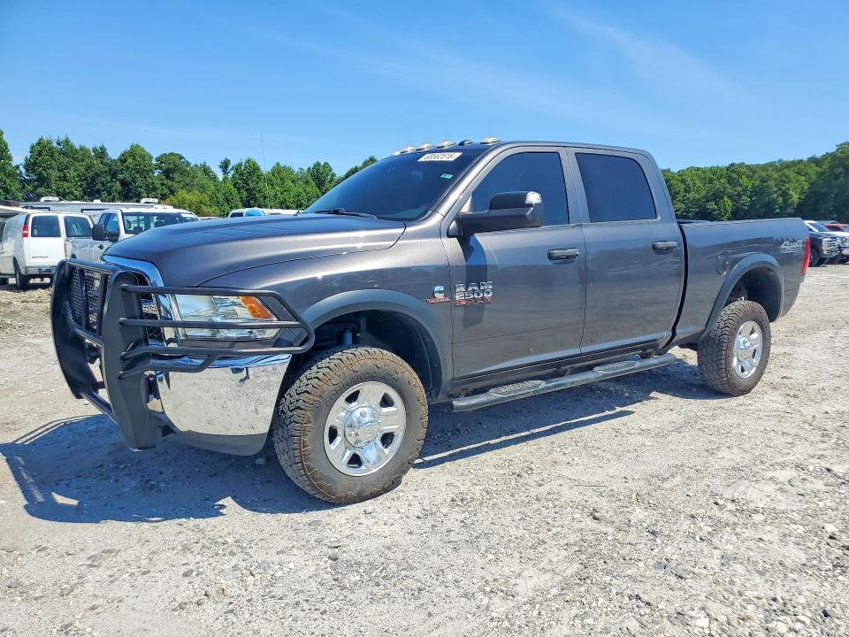 60562516 :رقم المزاد ، 3C6UR5CL0JG378799 vin ، 2018 Ram 2500 مزاد بيع