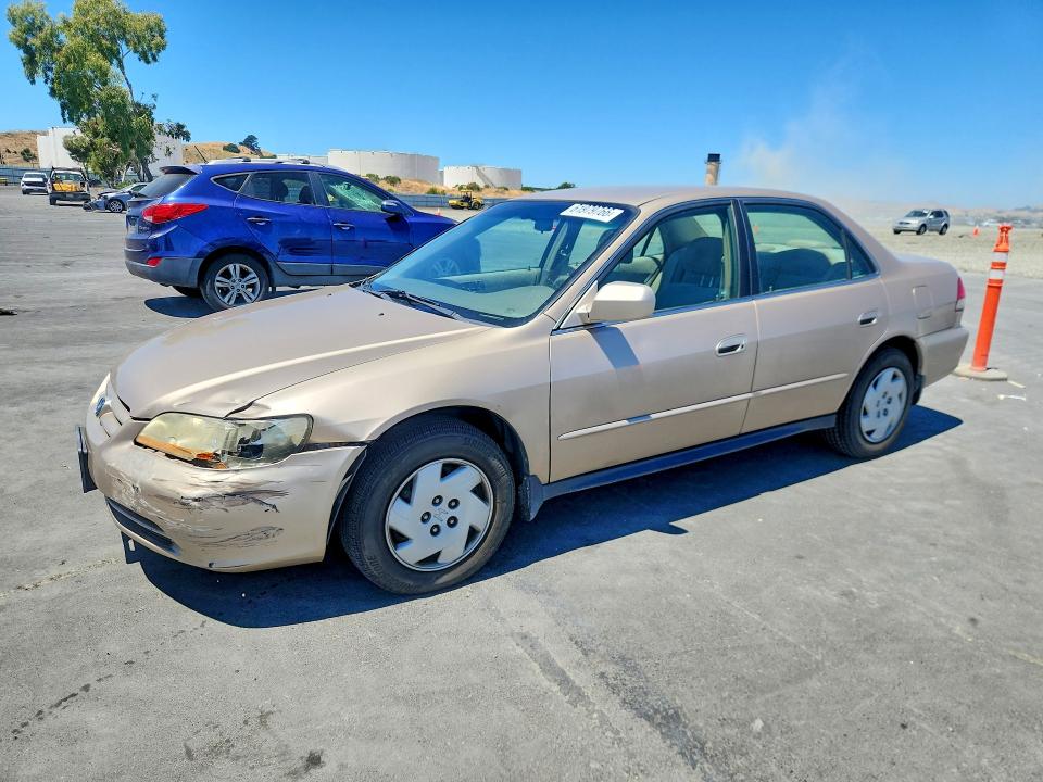 2001 Honda Accord მანქანა იყიდება აუქციონზე, vin: 1HGCG16401A087114, აუქციონის ნომერი: 61979766