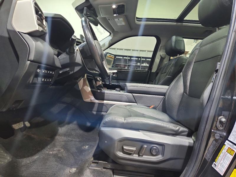 63321026 :رقم المزاد ، 5TFJA5EC5NX008627 vin ، 2022 Toyota Tundra مزاد بيع