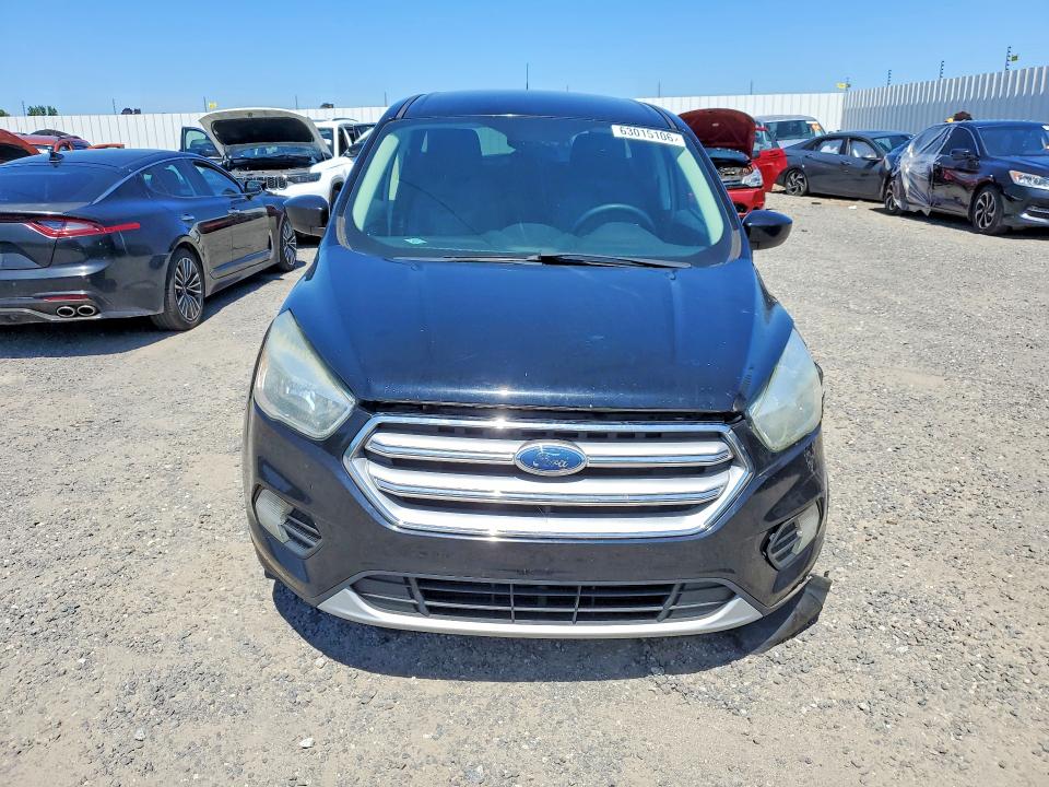 2017 Ford Escape მანქანა იყიდება აუქციონზე, vin: 1FMCU0GD7HUC42603, აუქციონის ნომერი: 63015106