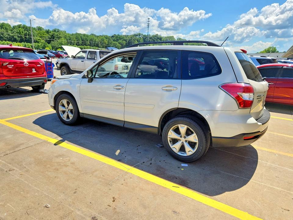 60588866 :رقم المزاد ، JF2SJADC1FH418207 vin ، 2015 Subaru Forester مزاد بيع