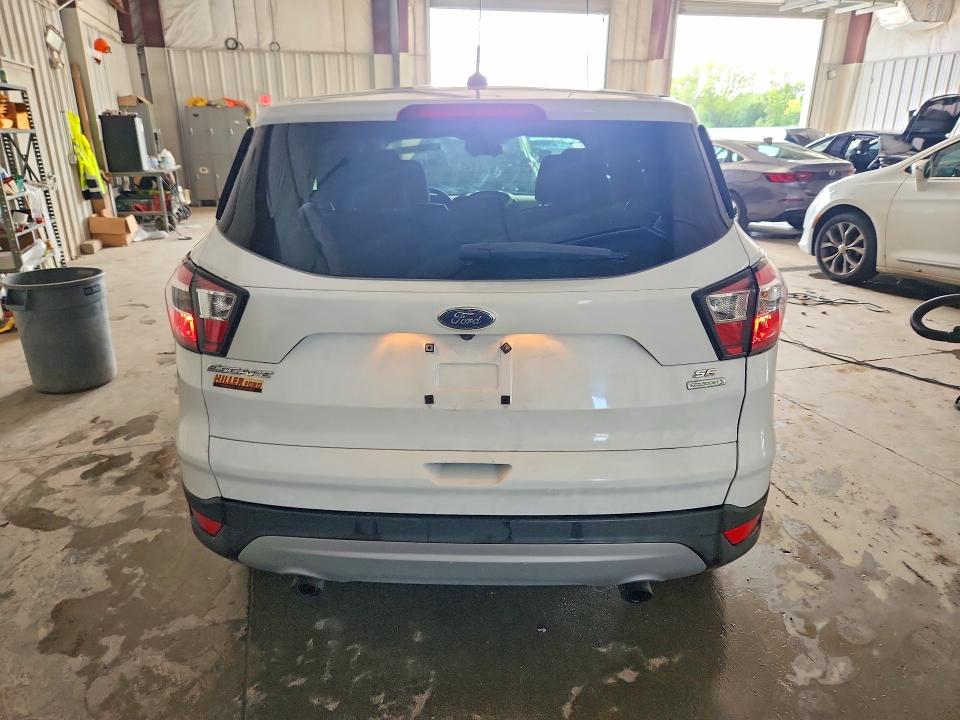 2017 Ford Escape მანქანა იყიდება აუქციონზე, vin: 1FMCU0GD9HUE87550, აუქციონის ნომერი: 59365586