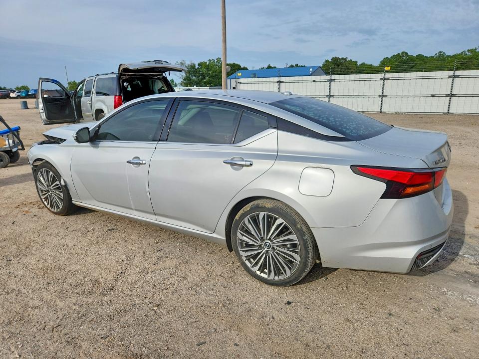 60806806 :رقم المزاد ، 1N4BL4EV6PN413569 vin ، 2023 Nissan Altima مزاد بيع