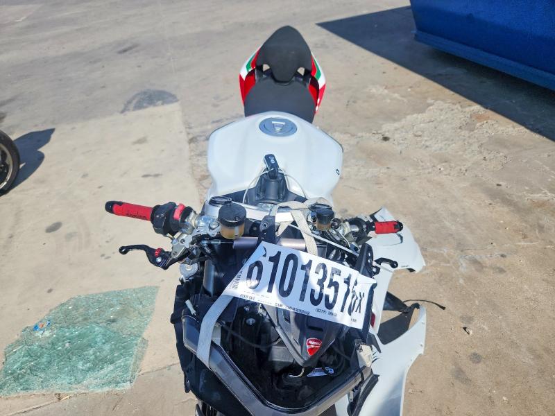 Продажа на аукционе авто 2021 Ducati Panigale, vin: ZDMHAATW2MB005608, номер лота: 61013516