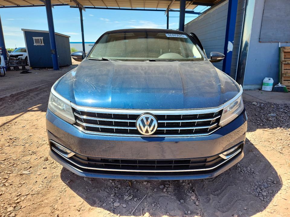 2018 Volkswagen Passat 4d 2.0t Highl მანქანა იყიდება აუქციონზე, vin: 1VWBA7A3XJC020082, აუქციონის ნომერი: 62465026