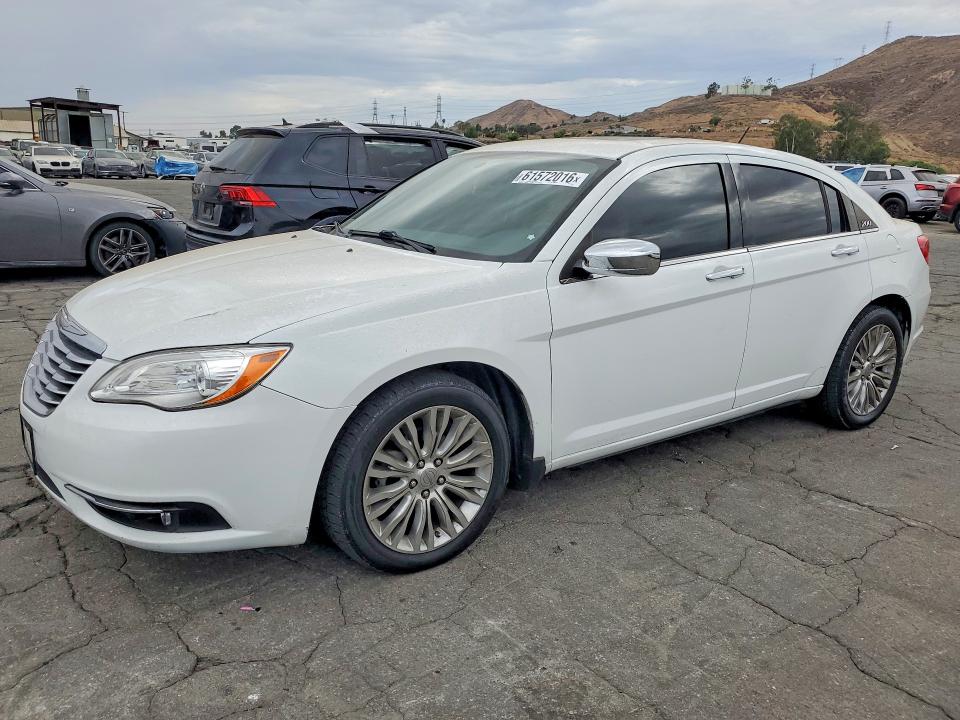 61572016 :رقم المزاد ، 1C3BC2FG7BN618216 vin ، 2011 Chrysler 200 مزاد بيع