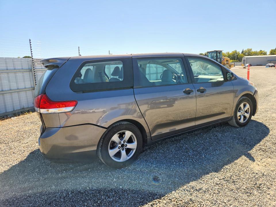 2013 Toyota Sienna მანქანა იყიდება აუქციონზე, vin: 5TDZK3DC3DS300870, აუქციონის ნომერი: 63251896