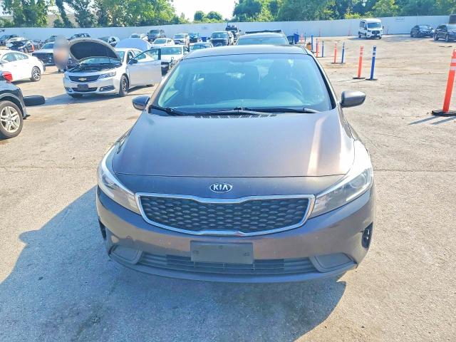 62630566 :رقم المزاد ، 3KPFK4A74HE039149 vin ، 2017 Kia Forte مزاد بيع
