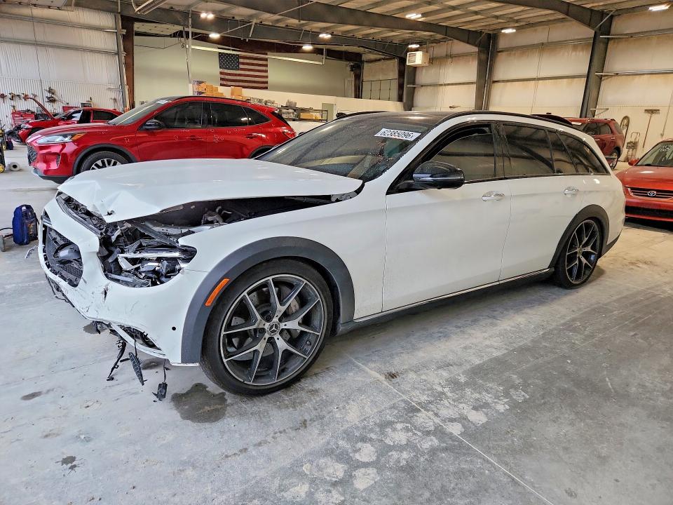 62385096 :رقم المزاد ، W1KZH6AB0MA970004 vin ، 2021 Mercedes-benz E مزاد بيع