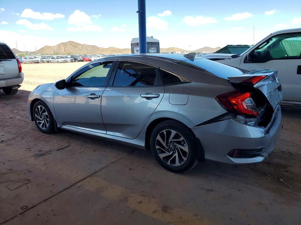62341666 :رقم المزاد ، 19XFC2F71JE041277 vin ، 2018 Honda Civic مزاد بيع