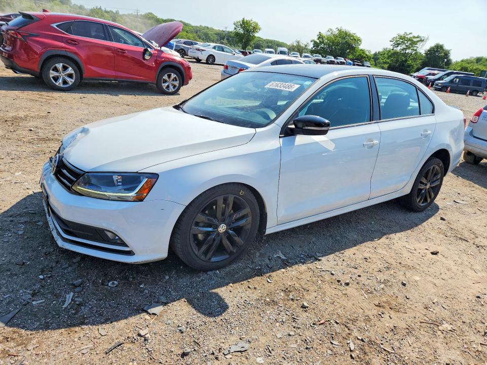 61633486 :رقم المزاد ، 3VWD17AJ3JM217245 vin ، 2018 Volkswagen Jetta مزاد بيع