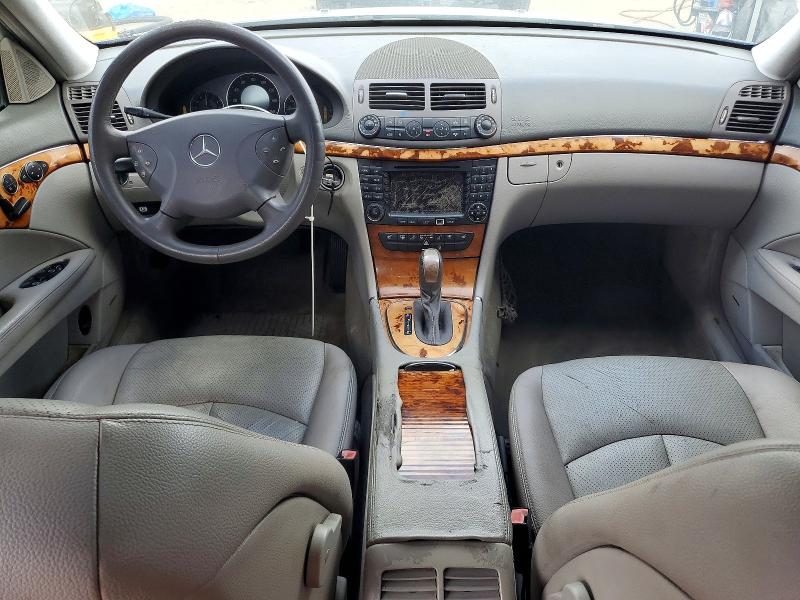 60801066 :رقم المزاد ، WDBUF56J06A912044 vin ، 2006 Mercedes-benz E مزاد بيع