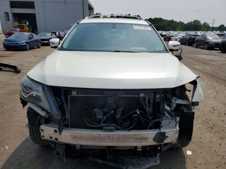 61447306 :رقم المزاد ، 5N1DR2MM8HC692952 vin ، 2017 Nissan Pathfinder مزاد بيع