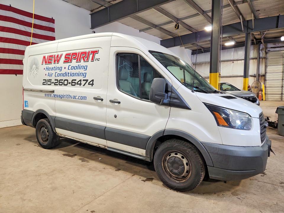 60151026 :رقم المزاد ، 1FTYE1CM0GKA44300 vin ، 2016 Ford Transit مزاد بيع