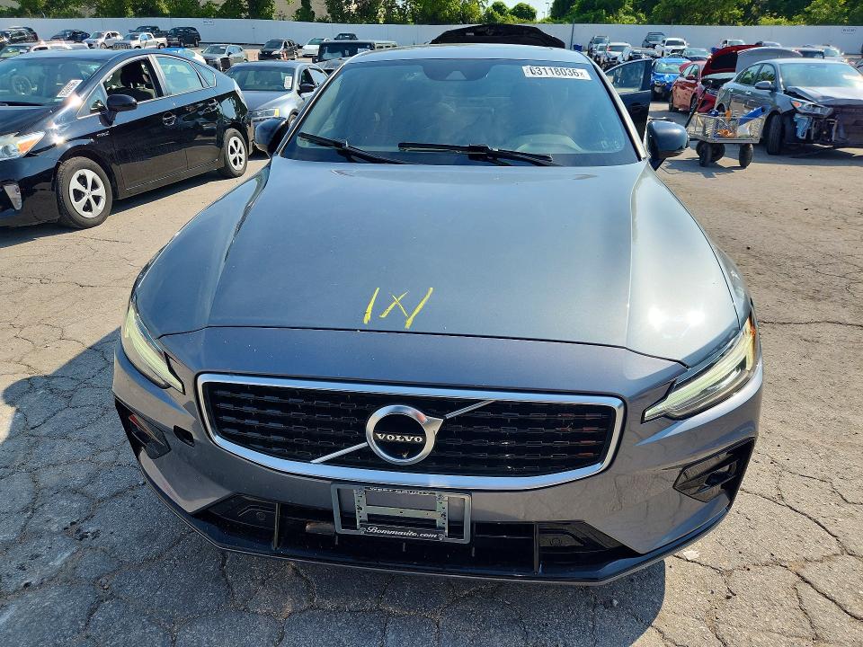 63118036 :رقم المزاد ، 7JR102FM5KG013249 vin ، 2019 Volvo S60 مزاد بيع