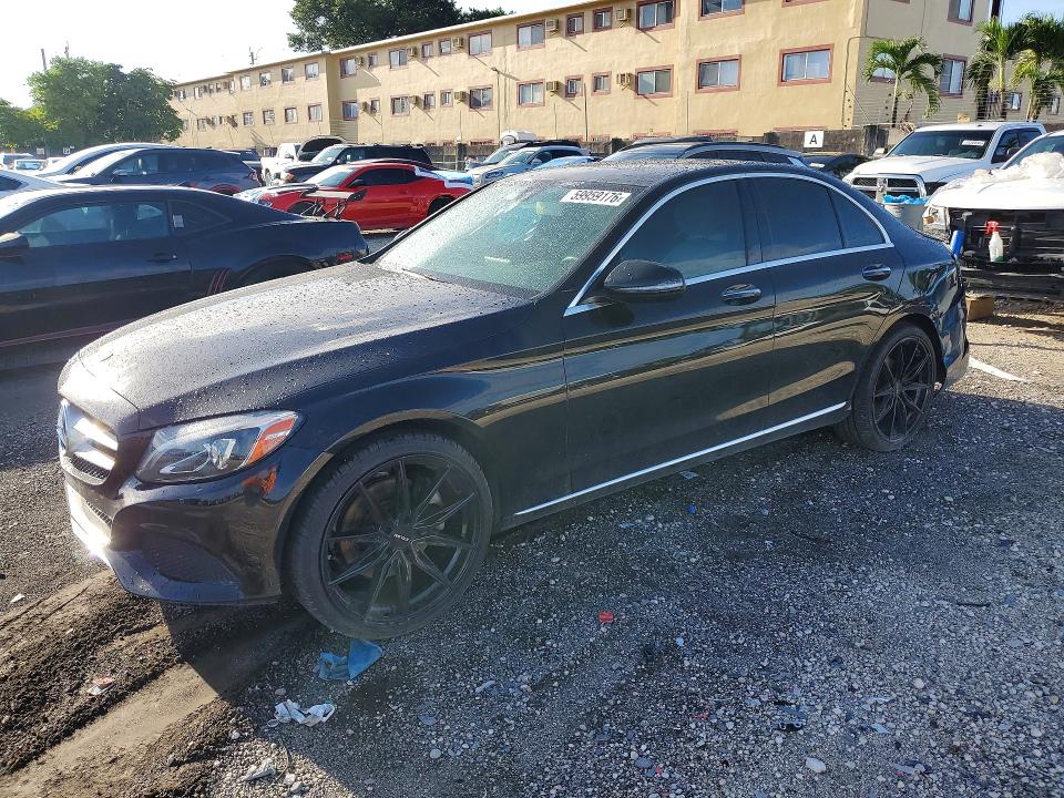 2017 Mercedes-benz 300 C მანქანა იყიდება აუქციონზე, vin: 55SWF4KB4HU230666, აუქციონის ნომერი: 59959176