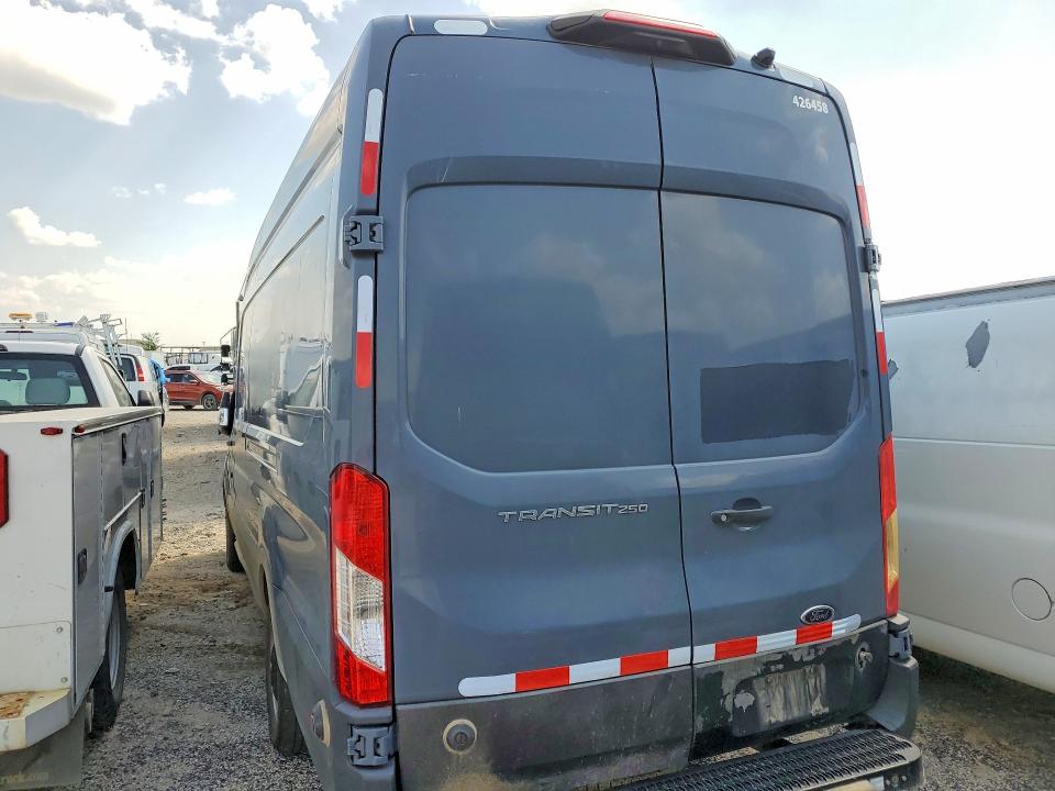 2020 Ford Transit მანქანა იყიდება აუქციონზე, vin: 1FTBR3X86LKB27274, აუქციონის ნომერი: 61597746
