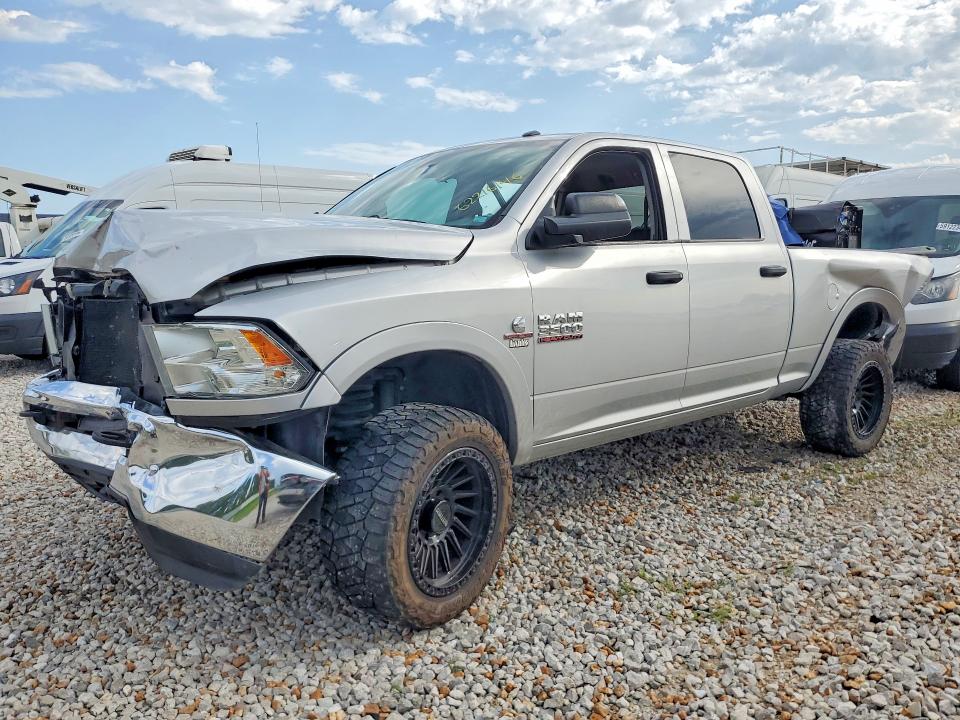 62216146 :رقم المزاد ، 3C63R3CL6HG638455 vin ، 2017 Ram 3500 مزاد بيع