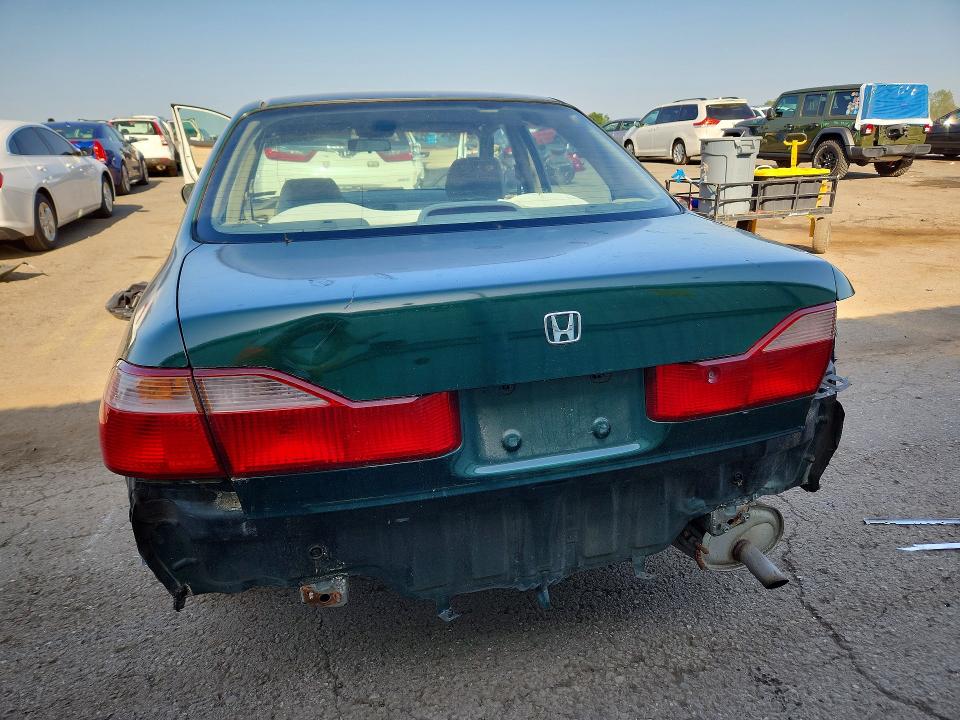 95588735 :رقم المزاد ، 1HGCG6658YA123650 vin ، 2000 Honda Accord مزاد بيع