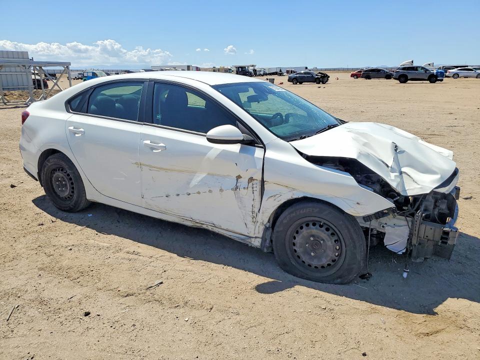 2021 Kia Forte მანქანა იყიდება აუქციონზე, vin: 3KPF24AD4ME265319, აუქციონის ნომერი: 61084196