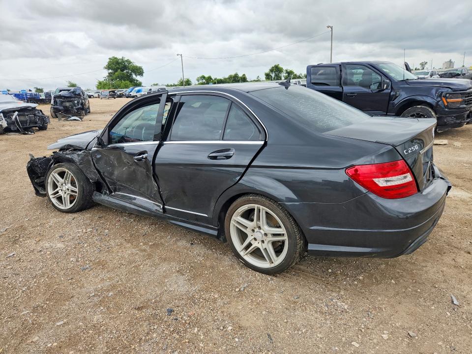 Продаж на аукціоні авто 2013 Mercedes-benz C, vin: WDDGF4HB8DR257487, номер лоту: 61248046