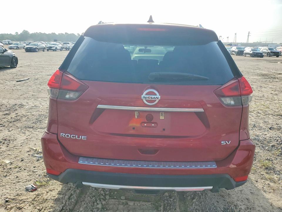 61574656 :رقم المزاد ، 5N1AT2MT1JC821258 vin ، 2018 Nissan Rogue مزاد بيع