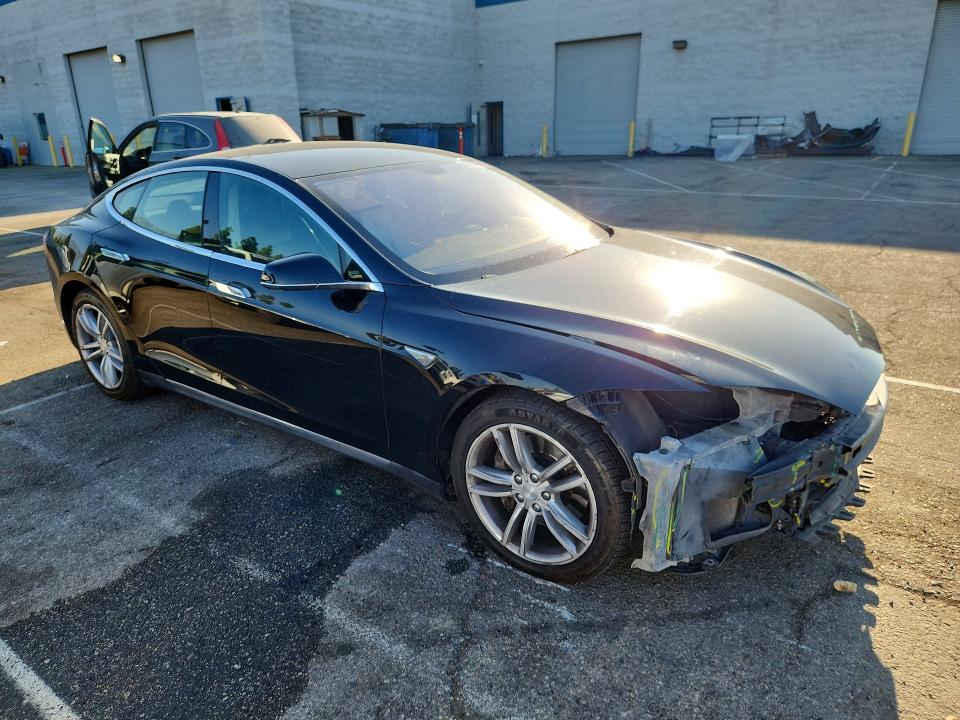 Продажа на аукционе авто 2014 Tesla Model S, vin: 5YJSA1S15EFP44526, номер лота: 61018796