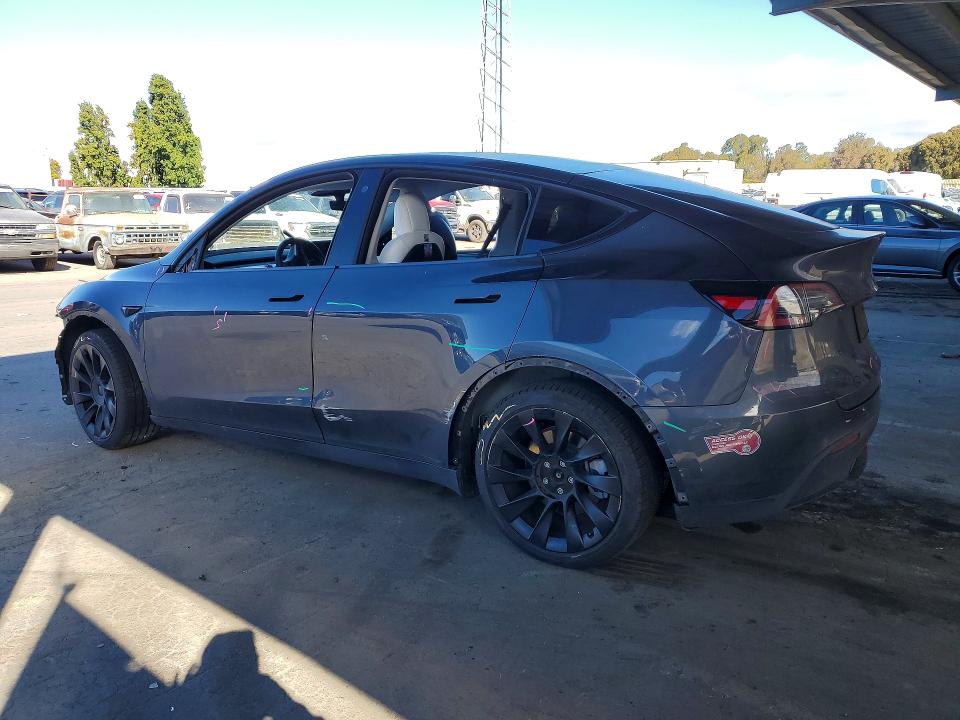 62238926 :رقم المزاد ، 7SAYGAEEXNF429246 vin ، 2022 Tesla Model Y مزاد بيع