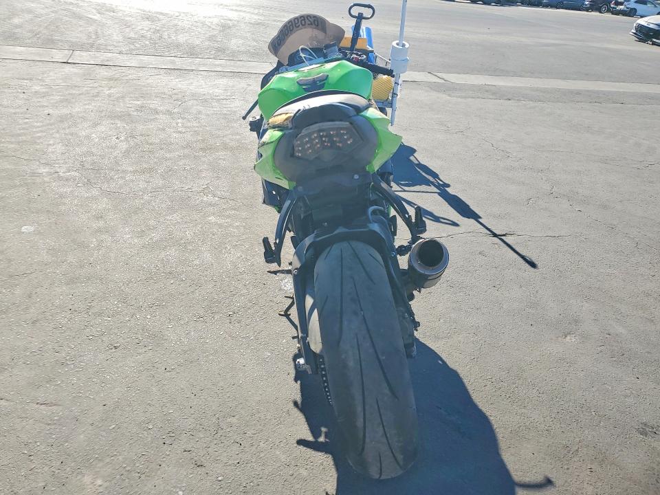 62696666 :رقم المزاد ، JKAZX4R11CA033040 vin ، 2012 Kawasaki Zx600 مزاد بيع