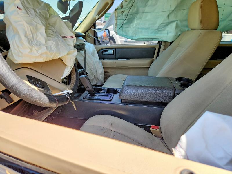 61010696 :رقم المزاد ، 1FMFU16528LA45230 vin ، 2008 Ford Expedition مزاد بيع