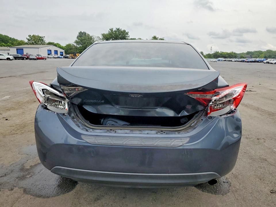61508286 :رقم المزاد ، 5YFBURHE1FP341083 vin ، 2015 Toyota Corolla مزاد بيع