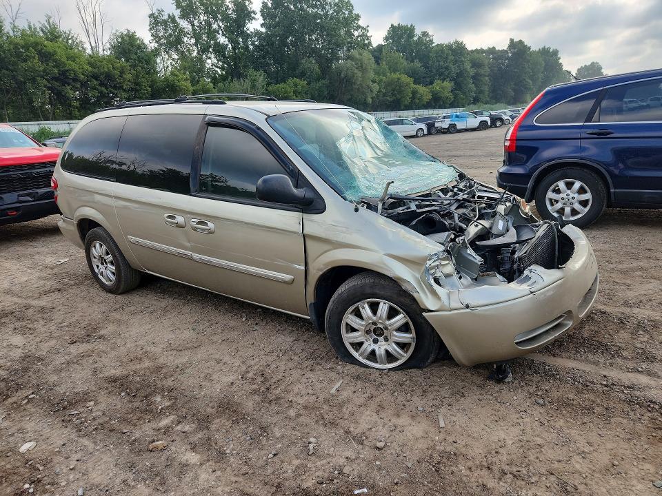 61664296 :رقم المزاد ، 2C4GP54L45R526219 vin ، 2005 Chrysler Town & Country مزاد بيع