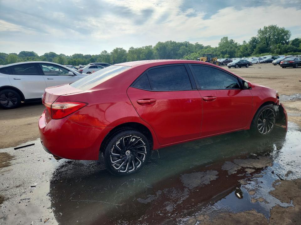 61484576 :رقم المزاد ، 2T1BURHE7JC984935 vin ، 2018 Toyota Corolla مزاد بيع