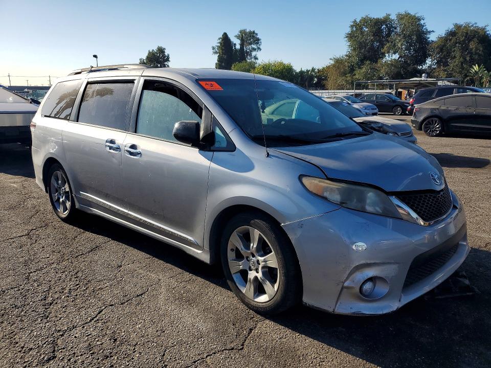 60819506 :رقم المزاد ، 5TDXK3DC3DS289618 vin ، 2013 Toyota Sienna مزاد بيع