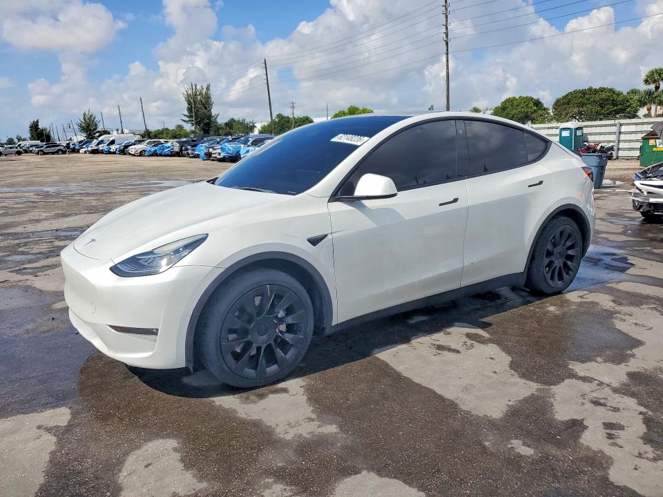 62148226 :رقم المزاد ، 7SAYGDEE1NF307103 vin ، 2022 Tesla Model Y مزاد بيع