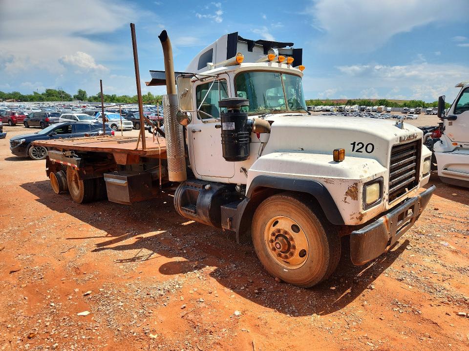 2000 Mack Rd688s მანქანა იყიდება აუქციონზე, vin: 1M2P267C9YM050133, აუქციონის ნომერი: 61240596