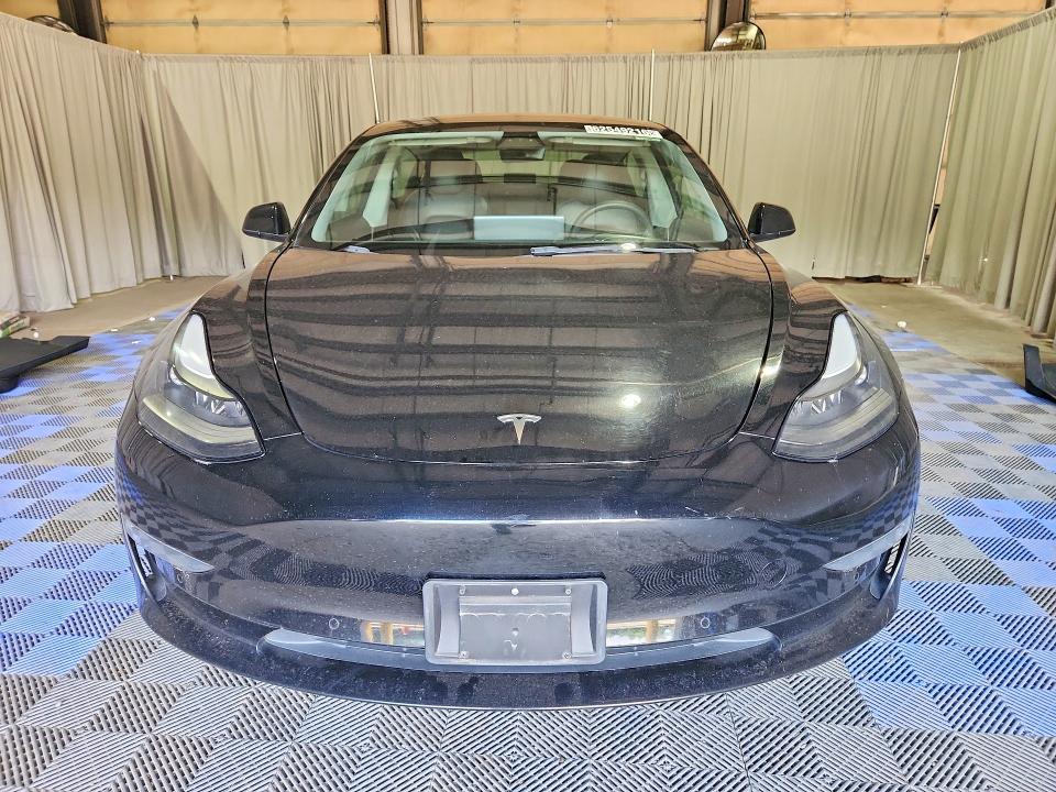 62549216 :رقم المزاد ، 5YJ3E1EA9NF289281 vin ، 2022 Tesla Model 3 مزاد بيع