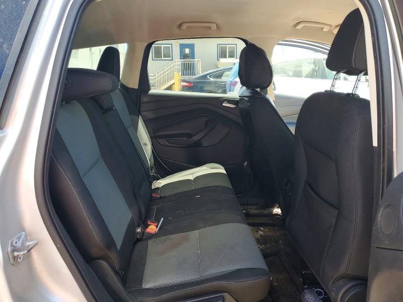 62165526 :رقم المزاد ، 1FMCU0GD4HUA32671 vin ، 2017 Ford Escape مزاد بيع