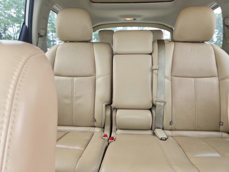 Продажа на аукционе авто 2017 Nissan Pathfinder, vin: 5N1DR2MN9HC622515, номер лота: 61956226