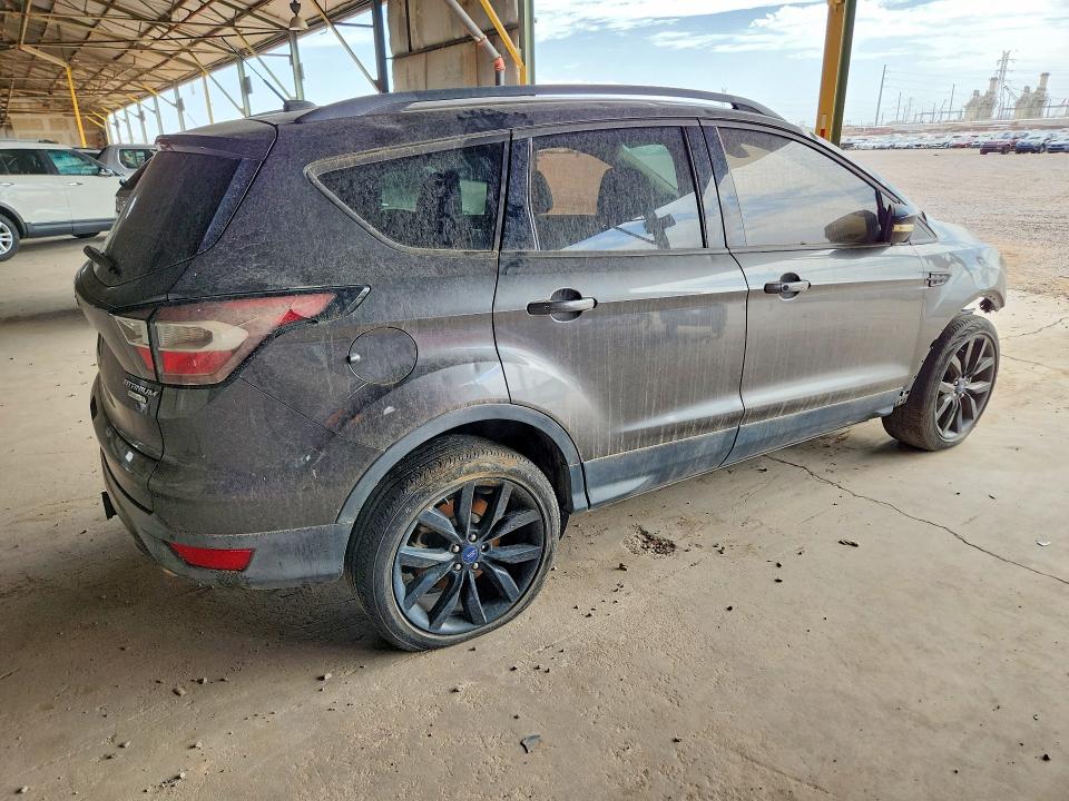 2017 Ford Escape მანქანა იყიდება აუქციონზე, vin: 1FMCU0J9XHUD19940, აუქციონის ნომერი: 61018536