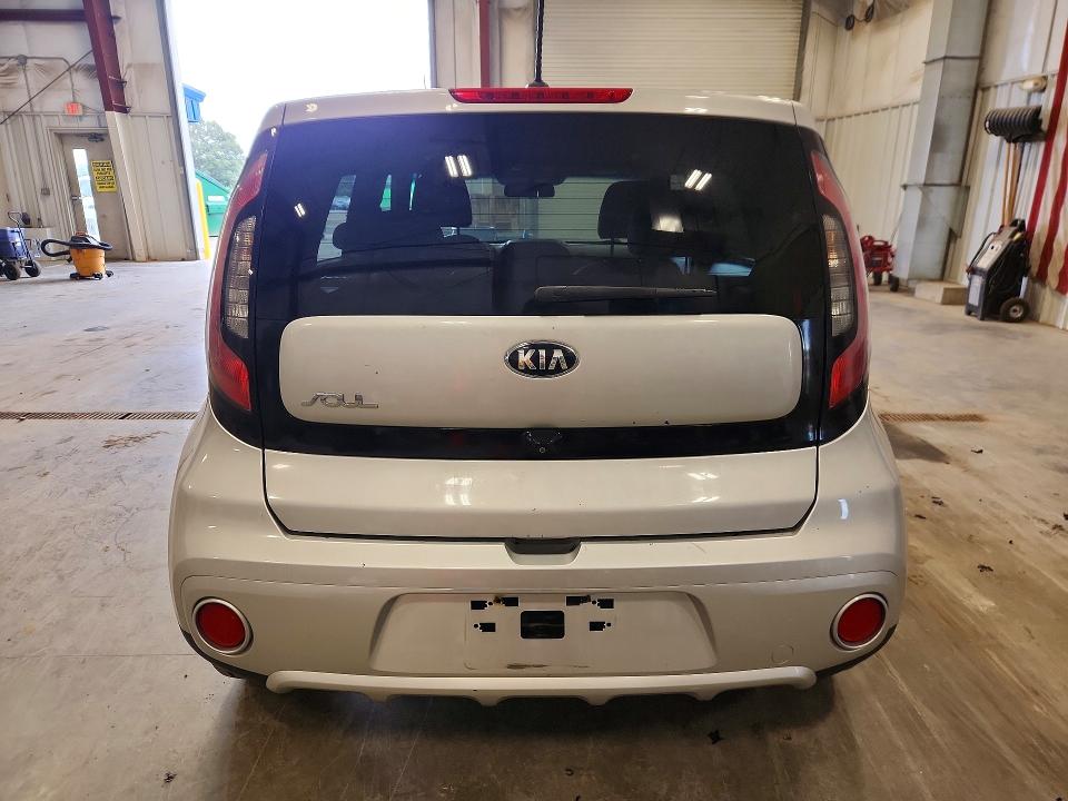 2017 Kia Soul მანქანა იყიდება აუქციონზე, vin: KNDJP3A57H7424967, აუქციონის ნომერი: 59296406