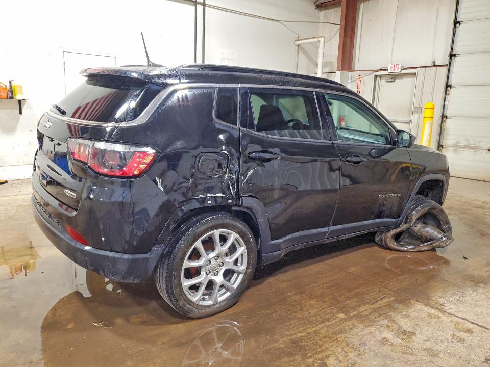 Продаж на аукціоні авто 2022 Jeep Compass, vin: 3C4NJDFB3NT221637, номер лоту: 61380306