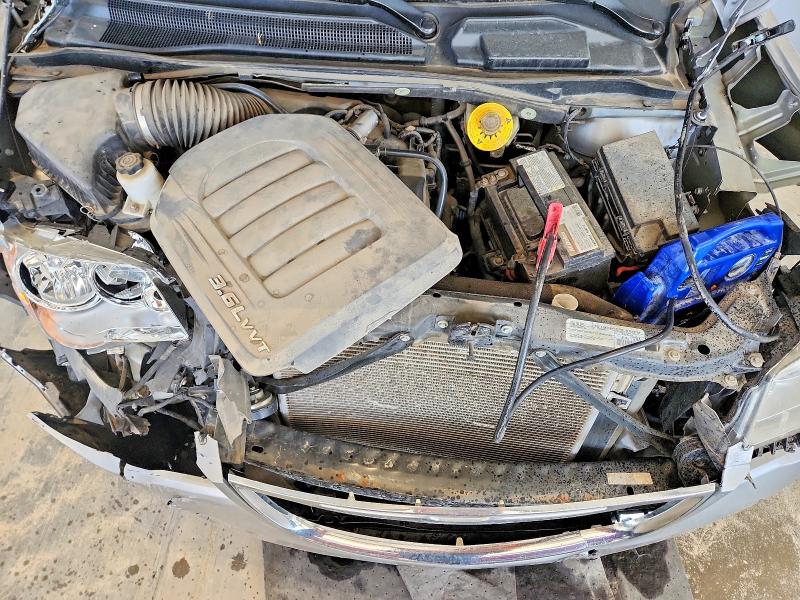 61762616 :رقم المزاد ، 2C4RC1CG0FR646585 vin ، 2015 Chrysler Town & Country مزاد بيع