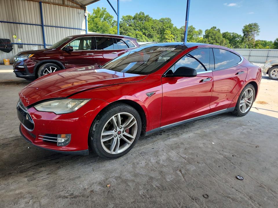 Продажа на аукционе авто 2015 Tesla Model S, vin: 5YJSA1H1XFFP70645, номер лота: 62038386