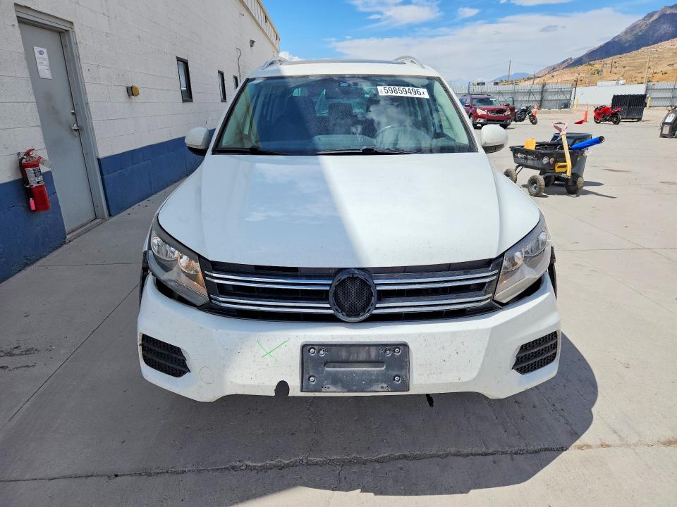 59859496 :رقم المزاد ، WVGSV7AX8HW500250 vin ، 2017 Volkswagen Tiguan مزاد بيع