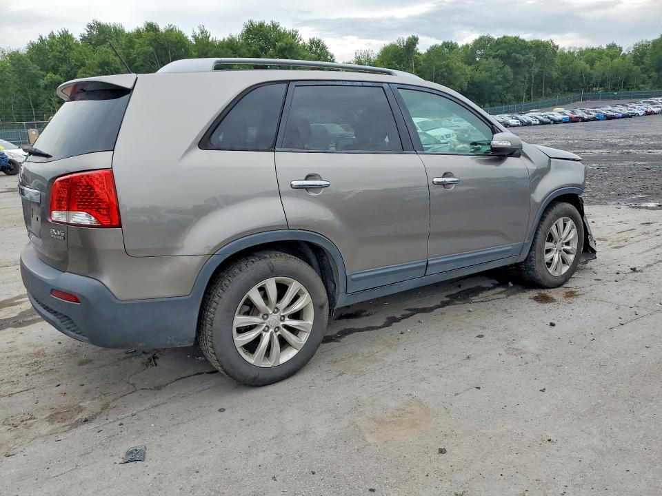 62027826 :رقم المزاد ، 5XYKU4A20BG043125 vin ، 2011 Kia Sorento مزاد بيع