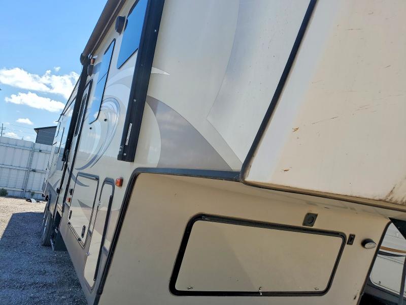 59693946 :رقم المزاد ، 4YDF33621H2500323 vin ، 2017 Keystone Cougar مزاد بيع