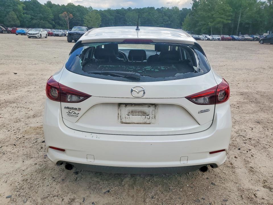Продаж на аукціоні авто 2018 Mazda 3, vin: 3MZBN1L30JM164382, номер лоту: 60318416